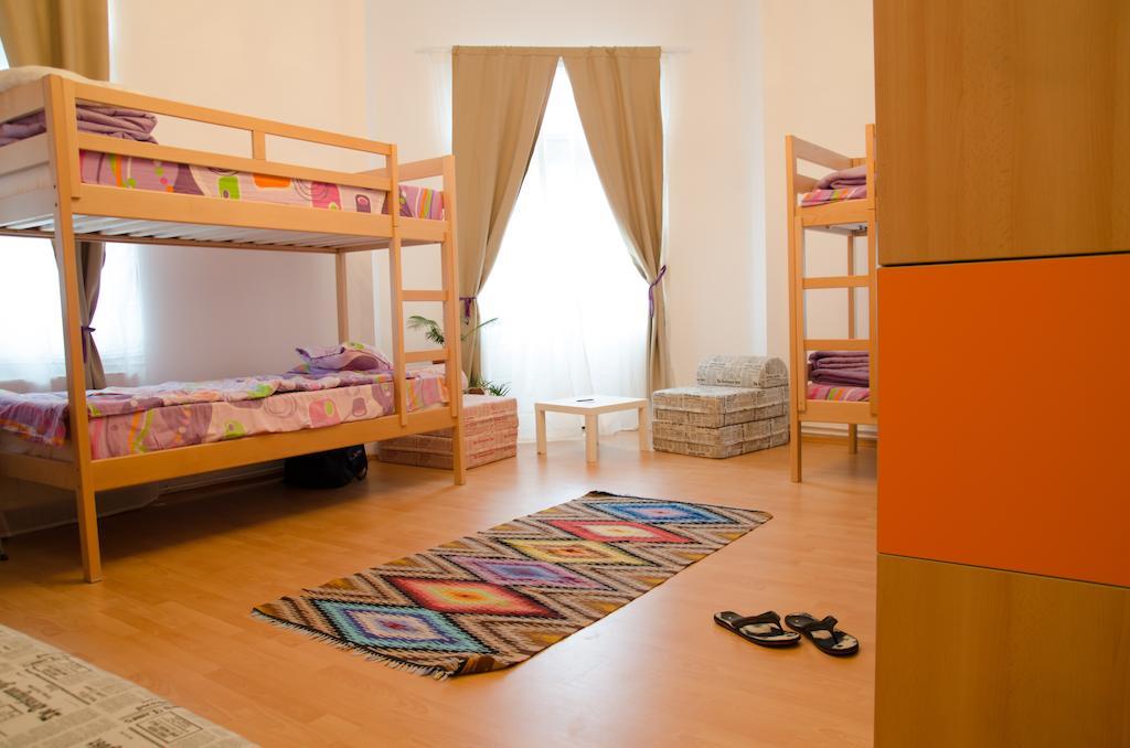 Little Bucharest Old Town Hostel Bilik gambar